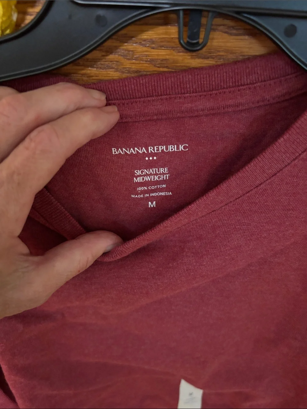 Banana Republic Men’s Short Sleeve Crew Tee in Deep Burgundy NWT